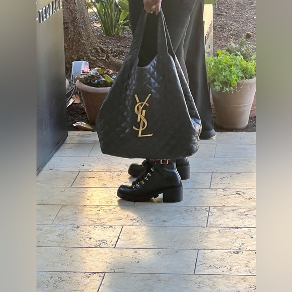 Saint Laurent ICARE MAXI SHOPPING BAG IN QUILTED LAMBSKIN - Picture 3 of 3